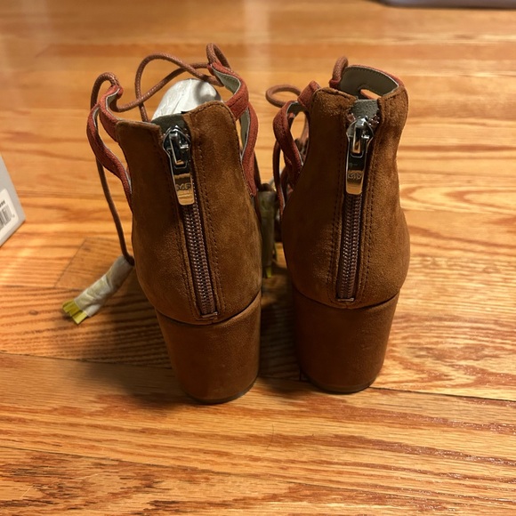 Marc Fisher Women's Rayz Heels - Picture 4 of 5